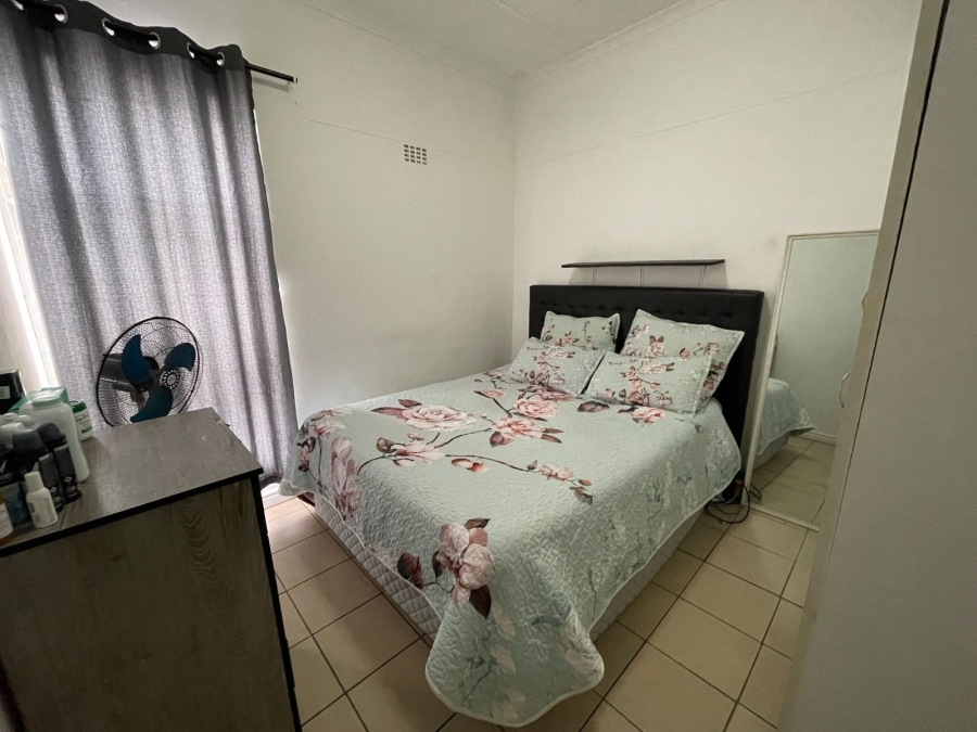 To Let 2 Bedroom Property for Rent in Athlone Western Cape